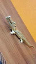 Casse-noix crocodile en laiton