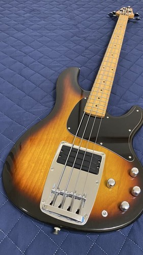 Electric bass guitar ibanez - electric,