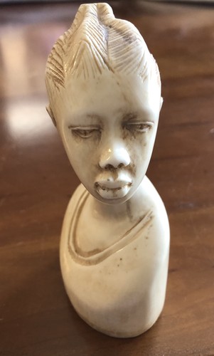 Ancienne sculpture statuette