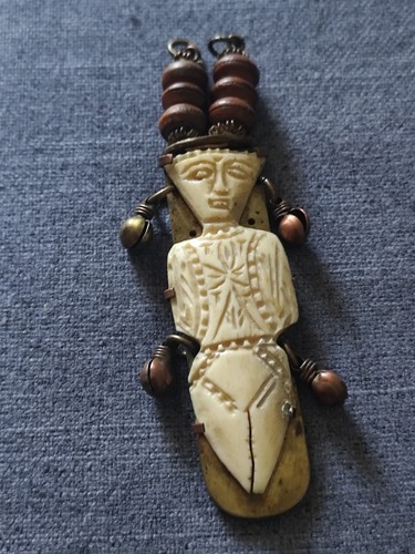 Pendentif amulette sculpté - amulette,