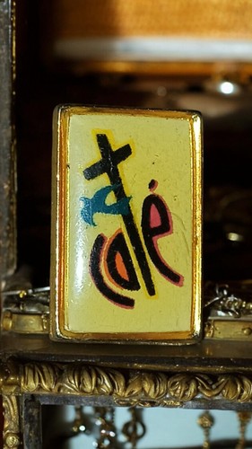 Rare vintage pin chat - rare,