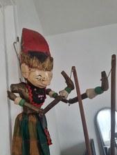 Marionnette en bois peint  théâtre  Wayang Golek, Java Indonésie