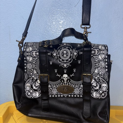 Read vtg loungefly skull - vtg,