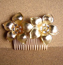 1668 / ALEXANDRE / PEIGNE DEUX FLEURS RESINE 