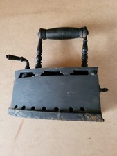 ANCIEN FER A REPASSER A BRAISE