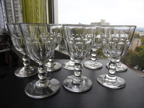 Anciens verres vin - anciens, à