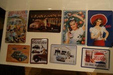 LOT 8 PLAQUES EMAILLEES METAL  PEPSI , PIN UP , 4 CV , 2CV, ONDINE ect.......