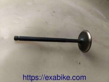 soupape d'admission pour Triumph Sprint ST 900  de 2000