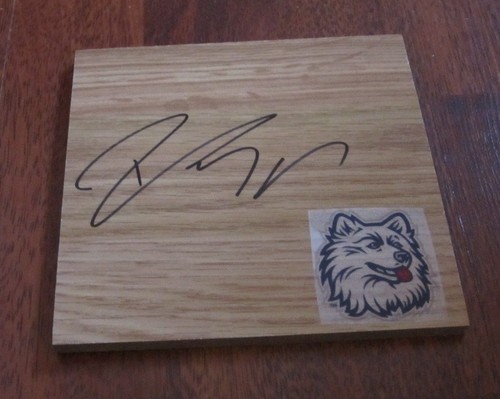 Sacramento kings rudy gay hand - kings,