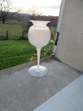 ancien vase en opaline blanc