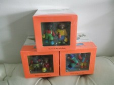 Lot NEUF 6 figurines + décors