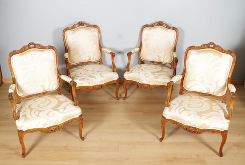 Suite quatre fauteuils - quatre,