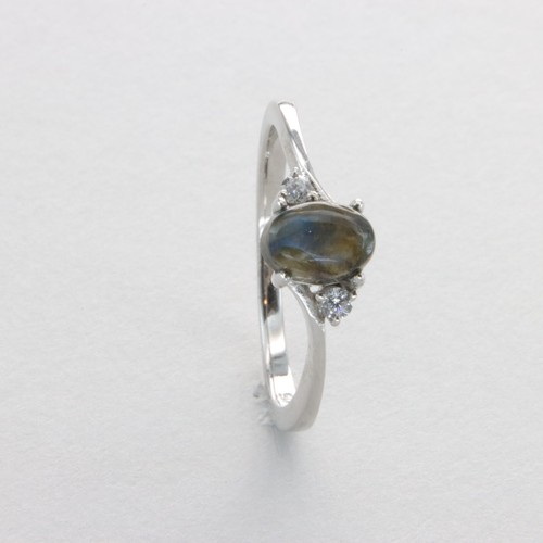 Oval labradorite ring with - labradorite,