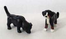 LOT DE 2 PETITS CHIENS 1 NOIR ET 1 BOUVIER BERNOIS PLAYMOBIL