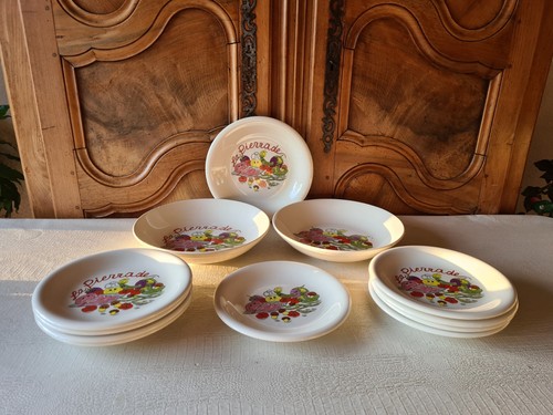 Service assiettes à - d'assiettes,