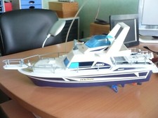 maquettes radiocommandées: bateau, hélicoptère Nikko