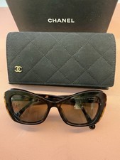 CHANEL Cat Eye Polarized