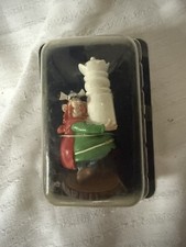 FIGURINE EN RESINE NEUVE ASTERIX JEU D'ECHECS PLASTOY - ABRARACOURCIX