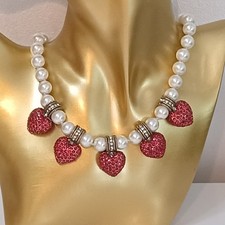 Heidi Daus- Collier de perles avec des coeurs en crystal rouge