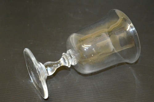 Beau verre pied - verre, a