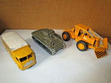 Lot de 3 véhicules miniatures: chasse-neige / Simca Cargo / Char Sherman