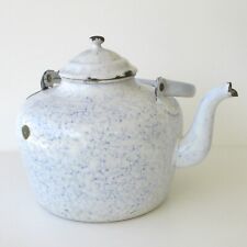 Très ancienne et énorme bouilloire en tôle émaillée Blanc et Bleu - LUC & CIE 24