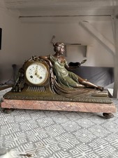 Pendule Art Nouveau signée H. Moreau femme au miroir marbre régule