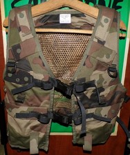 GILET DE COMBAT DE L'ARMEE FRANCAISE , TAILLE PT , IL MANQUE LA CEINTURE EN BAS