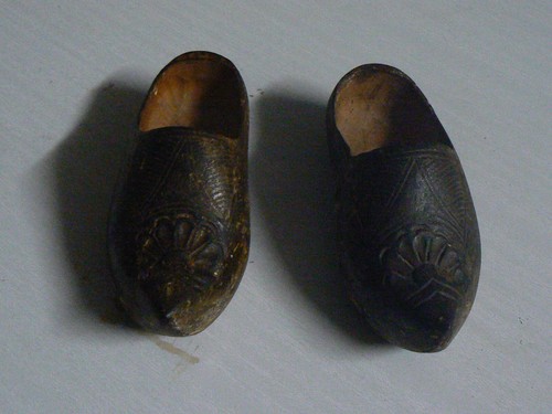 Anciens sabots bois - anciens,