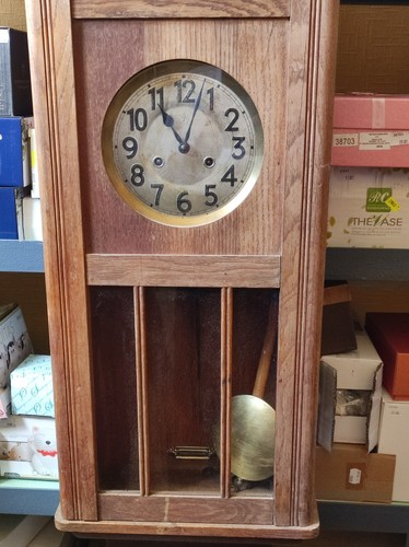 Ancienne horloge murale