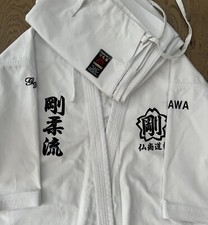Karate GI Shureido TKC10 excellent état. Provenance directe d’Okinawa