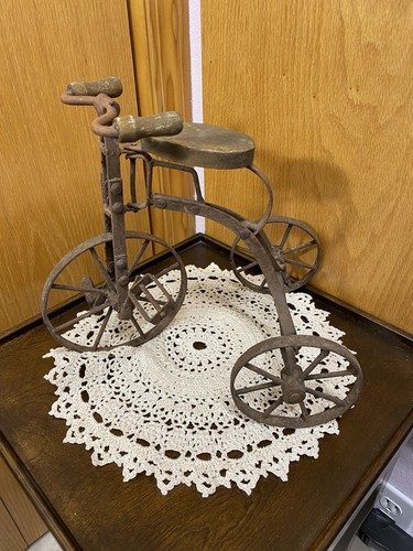 Vintage metal iron tricycle - metal/iron, ~