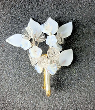 Ancienne Broche Florale Fleurs Et Feuilles En Verre Soufflé.