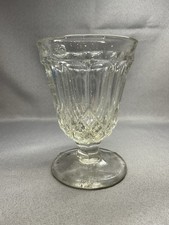 VERRES EN CRISTAL MOULÉ , XIX eme SIÈCLE , PÉRIODE BACCARAT LE CREUSOT . CALICE