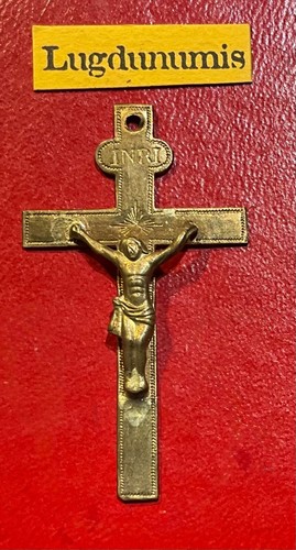 Croix jesus laiton en - de,