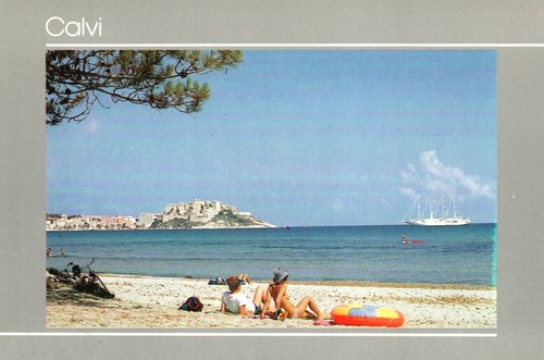 Calvi femme seins nus - -,