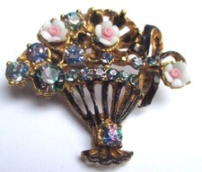 broche bijou vintage couleur or panier fleur porcelaine cristaux émail 1882