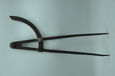 Ancien compas à pointe sèche