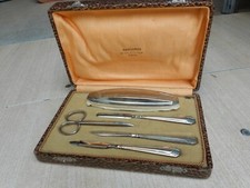 ANCIEN NÉCESSAIRE DE MANUCURE