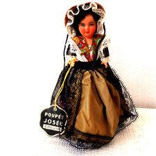 DOLL POUPEE FOLKLORIQUE