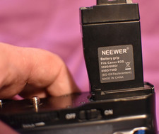 Neewer Battery Grip BG-E8