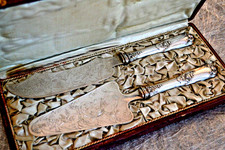 couverts de service à gateau