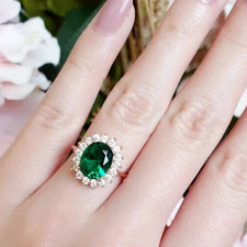 Belle bague de fiançailles en