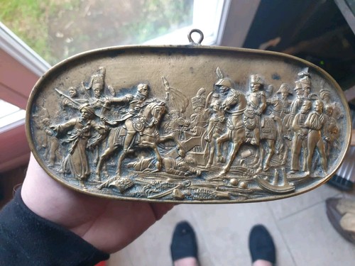 Bas relief bronze - bas, en