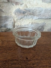 1 petit  pot a confiture ancien en verre soufflé, coté facette, verrine