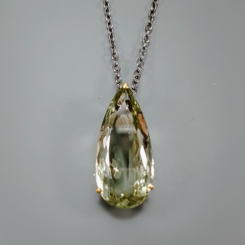 Collier fait main - 28, ct