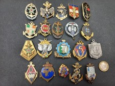 2165/MEDA - Lot de 20 insignes