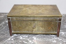 boite en bronze , travail de poilu , gravé