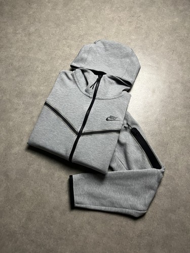Sweat pull capuche avec - à,