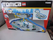 tomy tomica takara  hypercity 85402 complet a 98% complete garage train gare